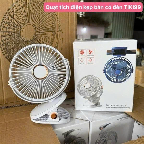 Quạt Tích Điện Kẹp Bàn Có Đèn TIKI99