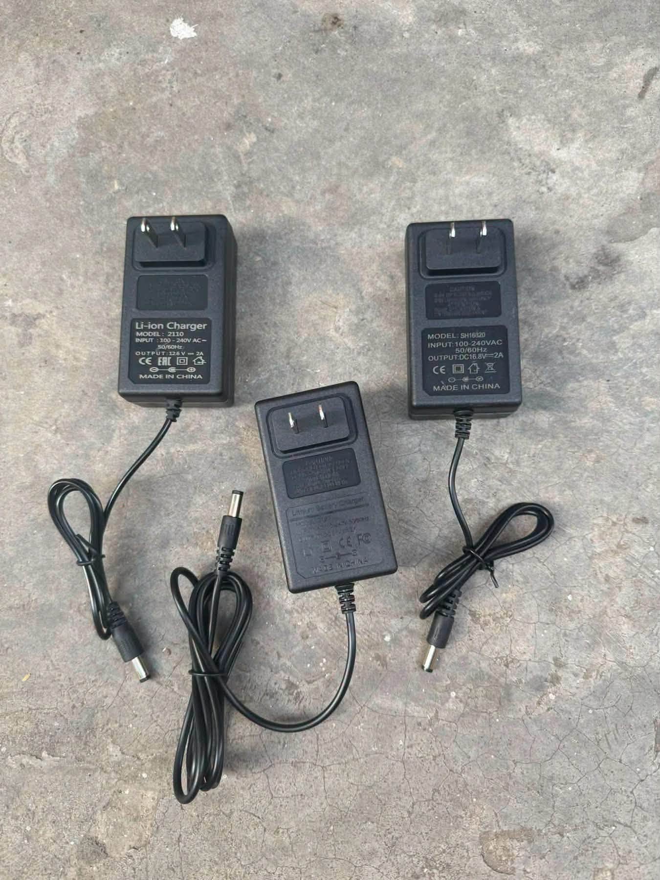 Cục Sạc Pin 10 Cell SS Chất Lượng Cao – Sạc Dụng Cụ Cầm Tay